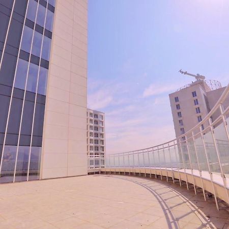 33Rd Floor Luxury Apartment Spa & Fitness Skopje Bagian luar foto