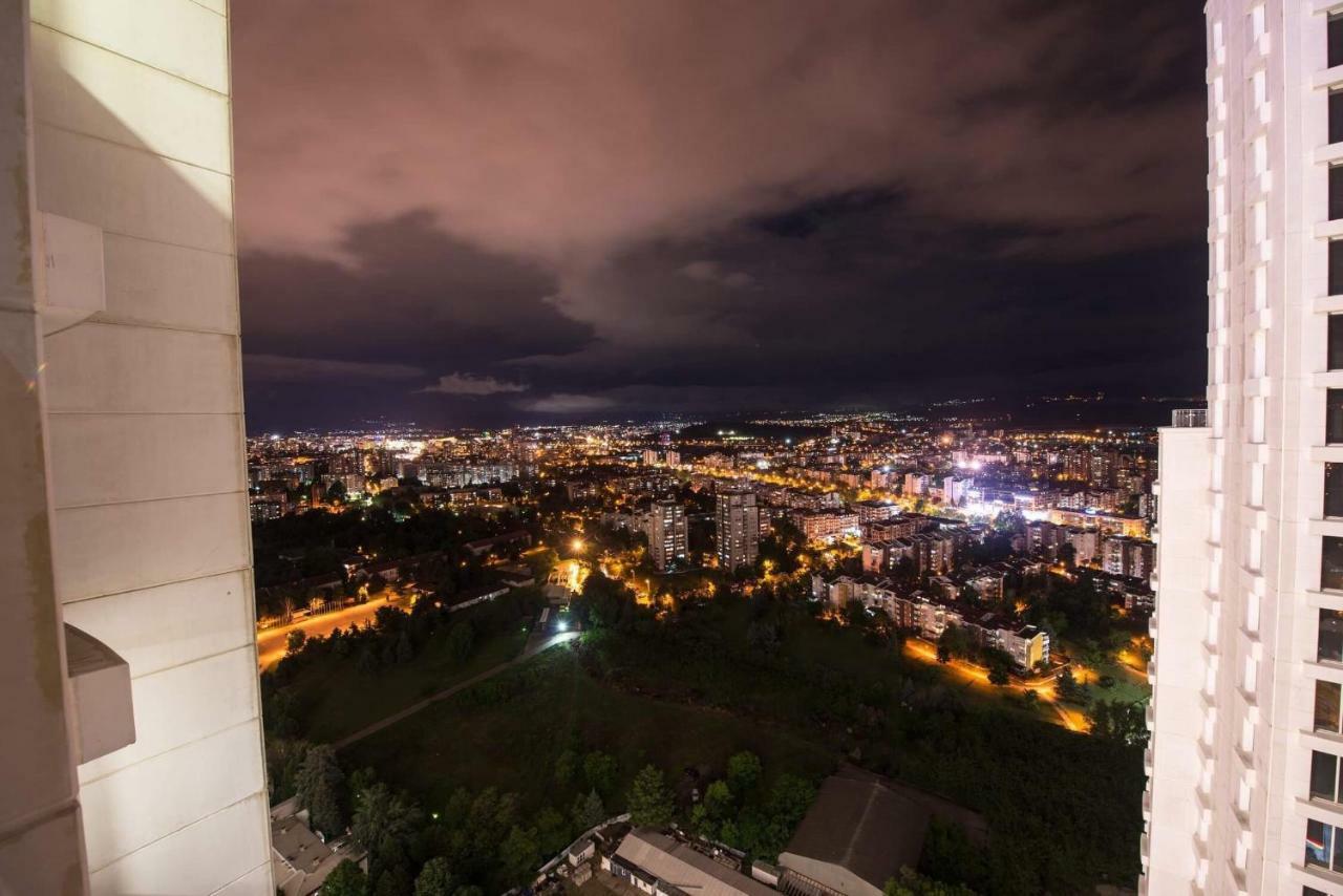 33Rd Floor Luxury Apartment Spa & Fitness Skopje Bagian luar foto