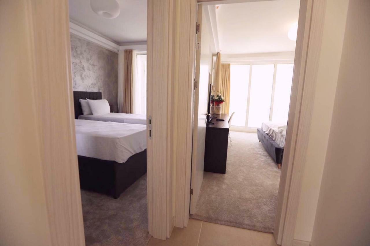 33Rd Floor Luxury Apartment Spa & Fitness Skopje Bagian luar foto