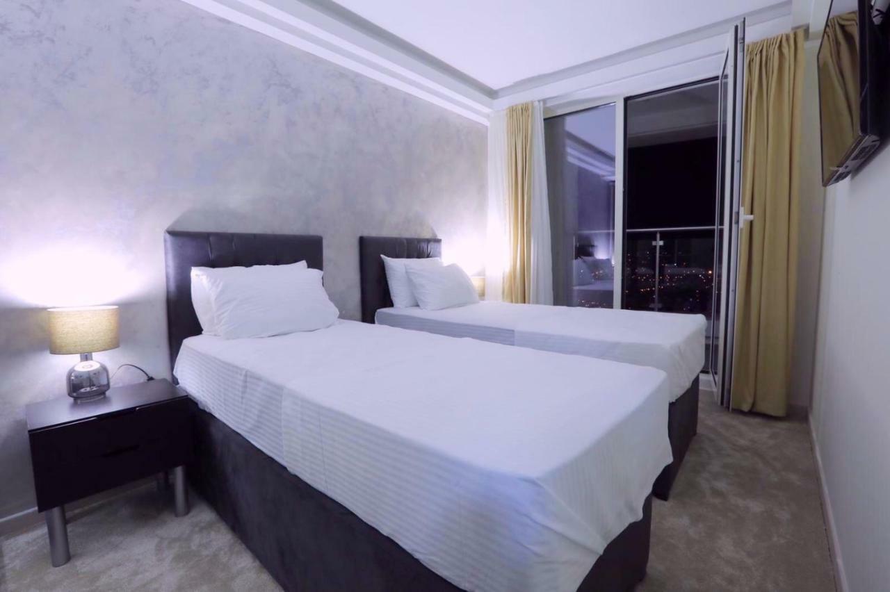 33Rd Floor Luxury Apartment Spa & Fitness Skopje Bagian luar foto