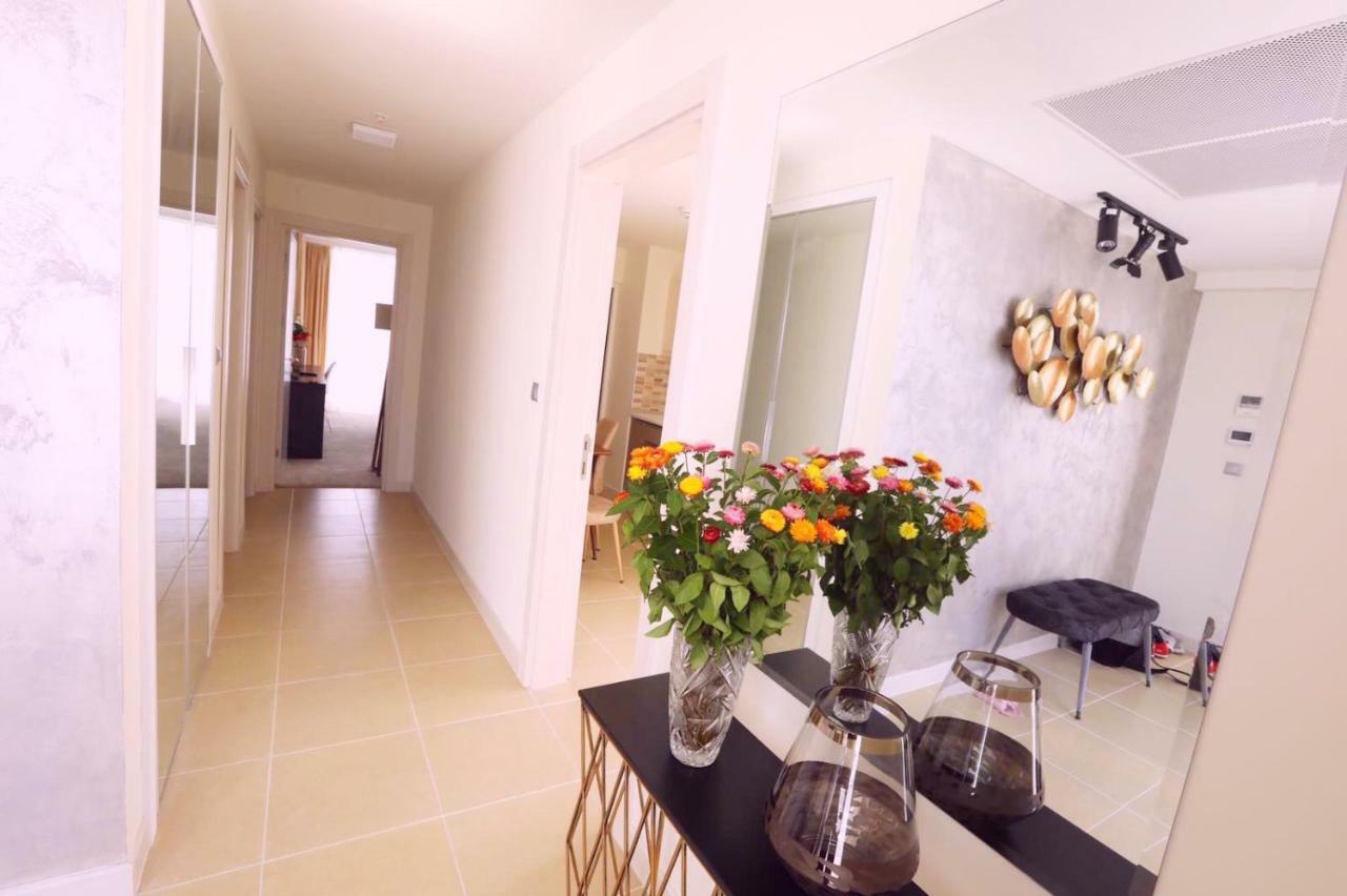 33Rd Floor Luxury Apartment Spa & Fitness Skopje Bagian luar foto
