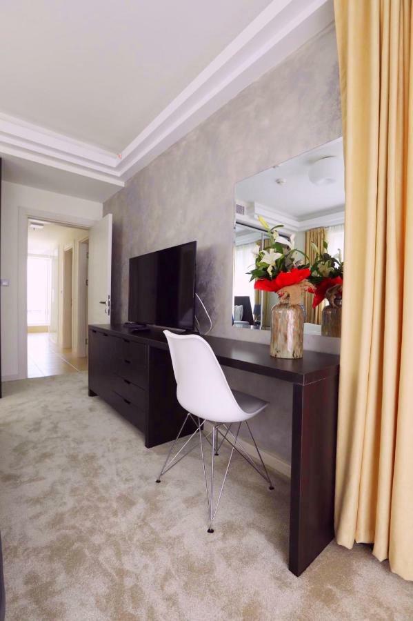 33Rd Floor Luxury Apartment Spa & Fitness Skopje Bagian luar foto